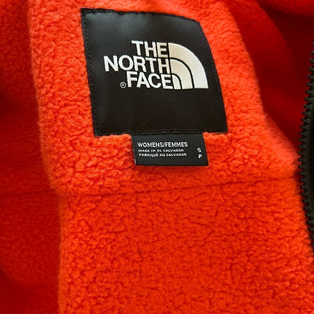 The North Face vtg 90's Denali Red Black size‎ S women’s season ‘20 - Picture 6 of 13